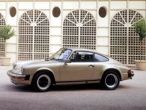 930ボディのポルシェ911SC