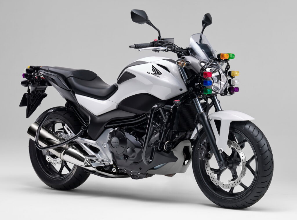 59歳の新入生。還暦までに大型バイクに乗りたい！ 60歳前後の大型二輪免許取得のコツは？ 料金は？  時間は？